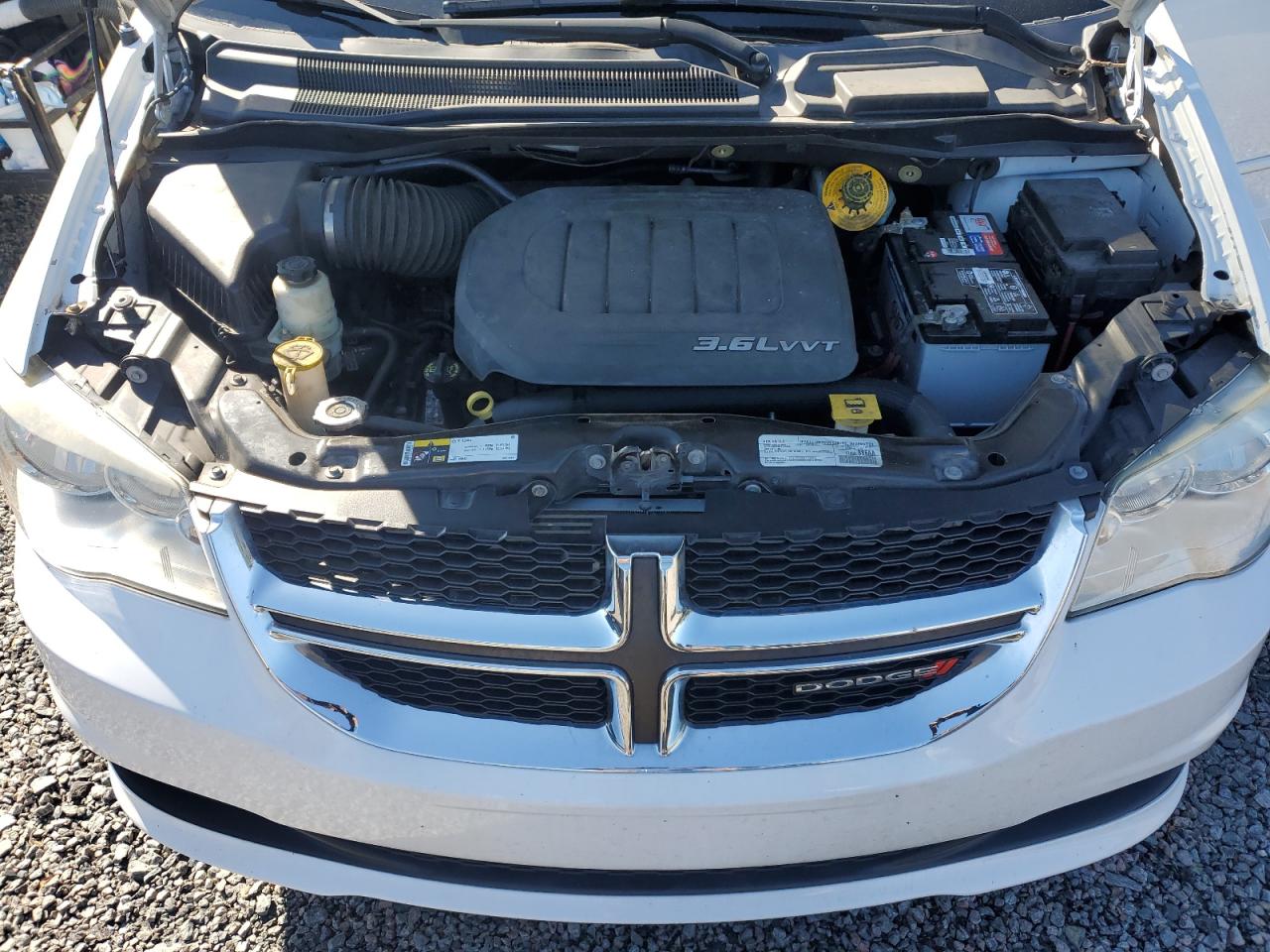2017 Dodge Caravan - Image 12