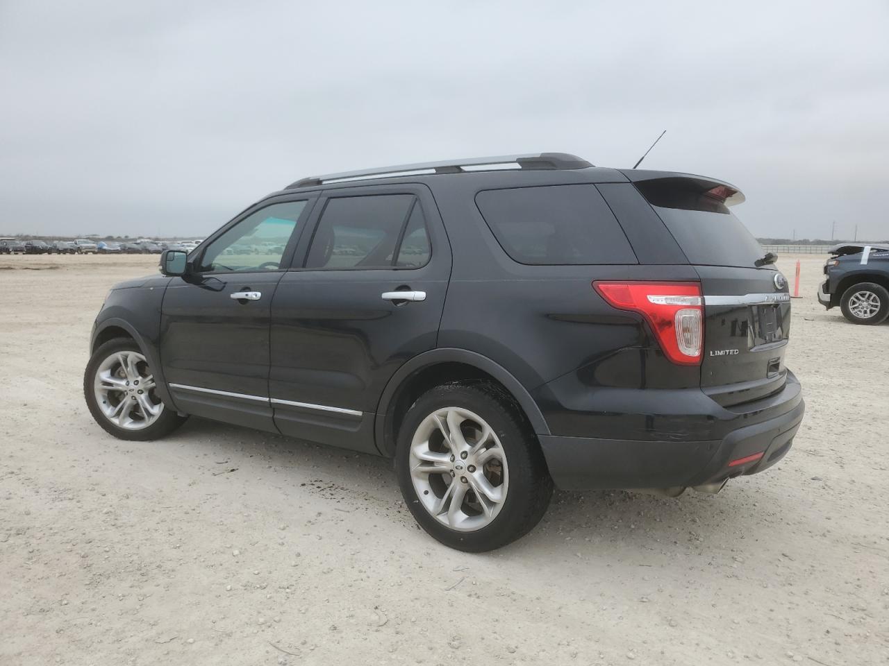 2013 Ford Explorer - Image 2
