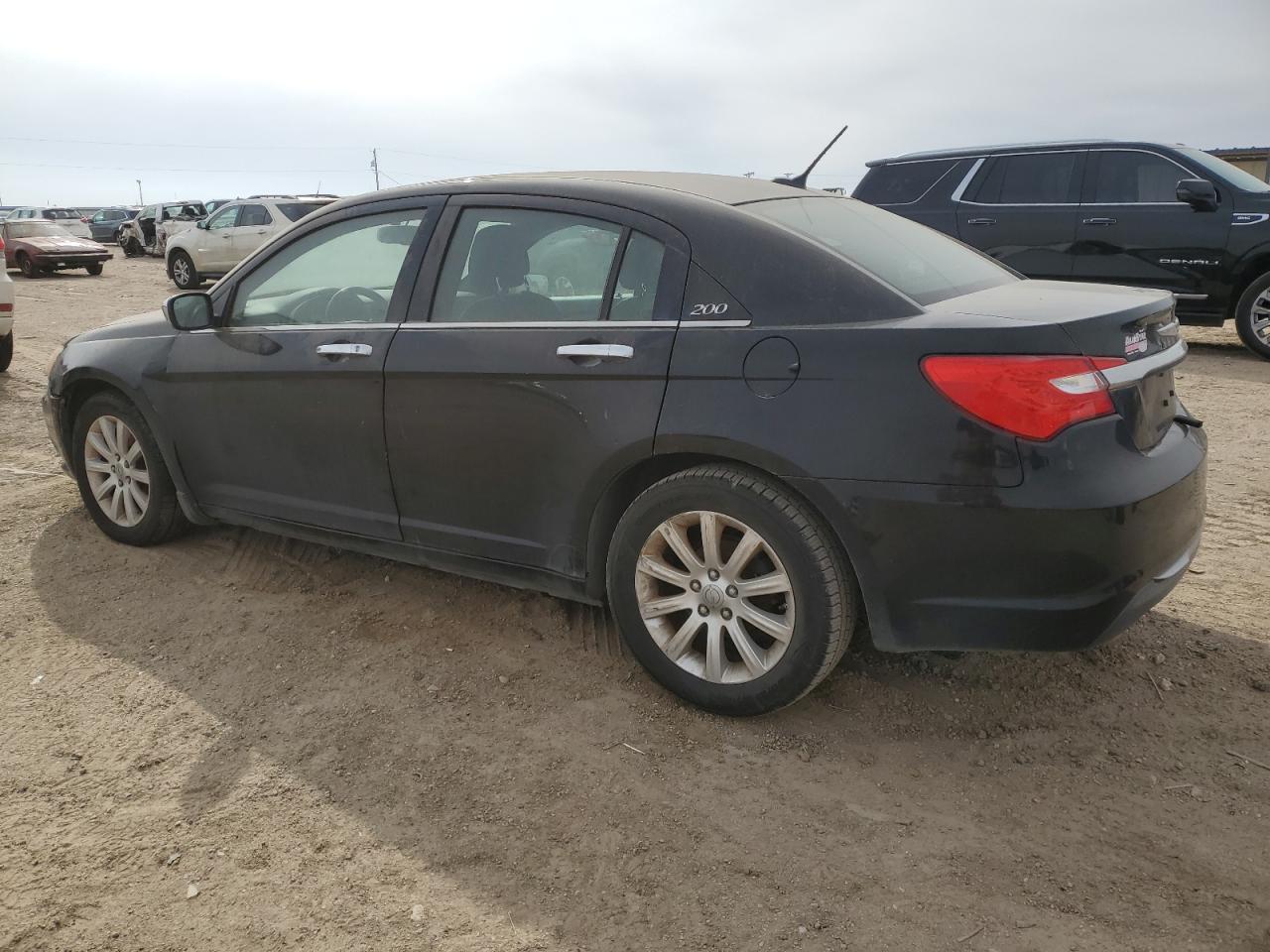 2013 Chrysler 200 - Image 2