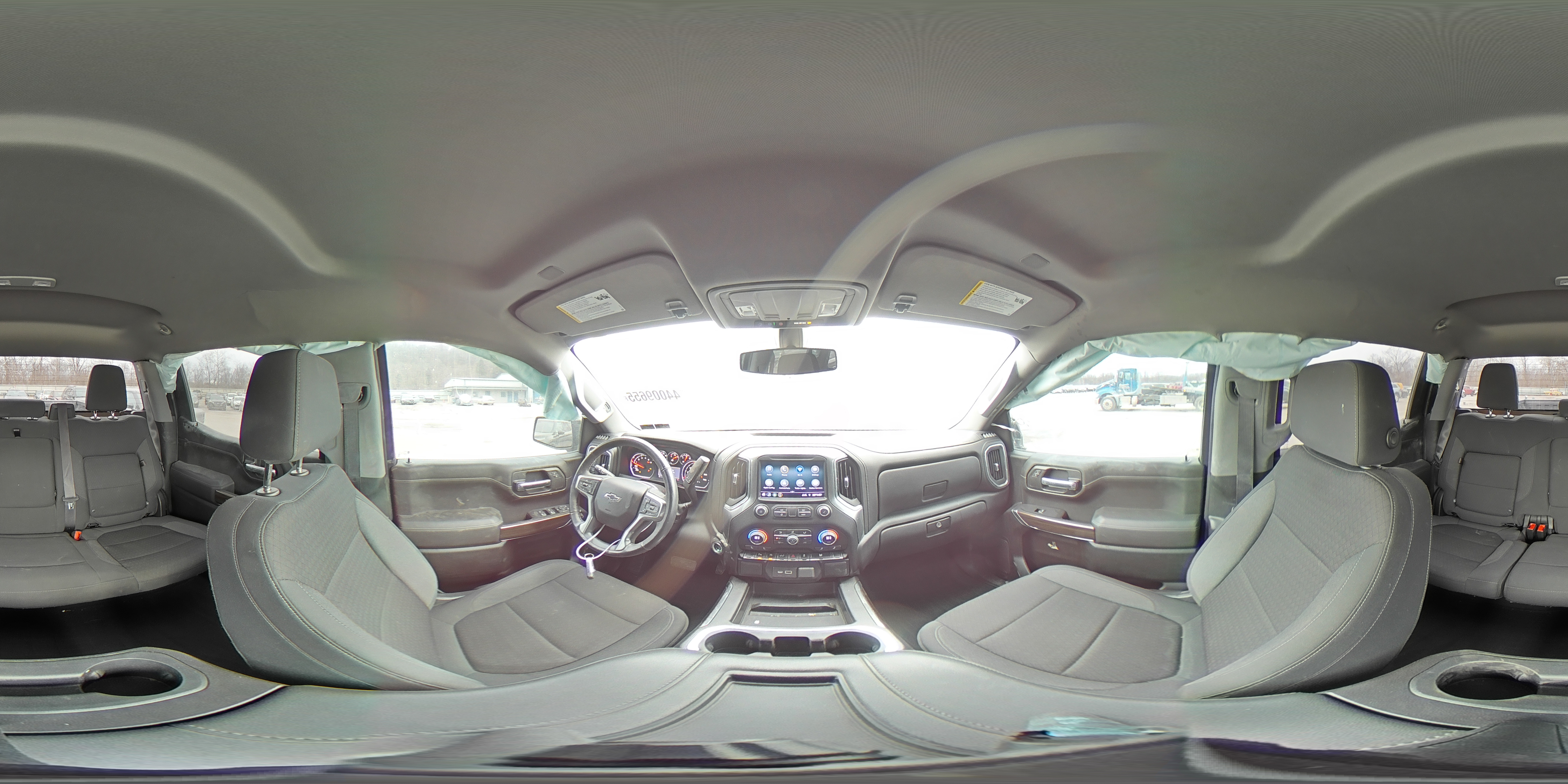 2022 Chevrolet Silverado - Image 13