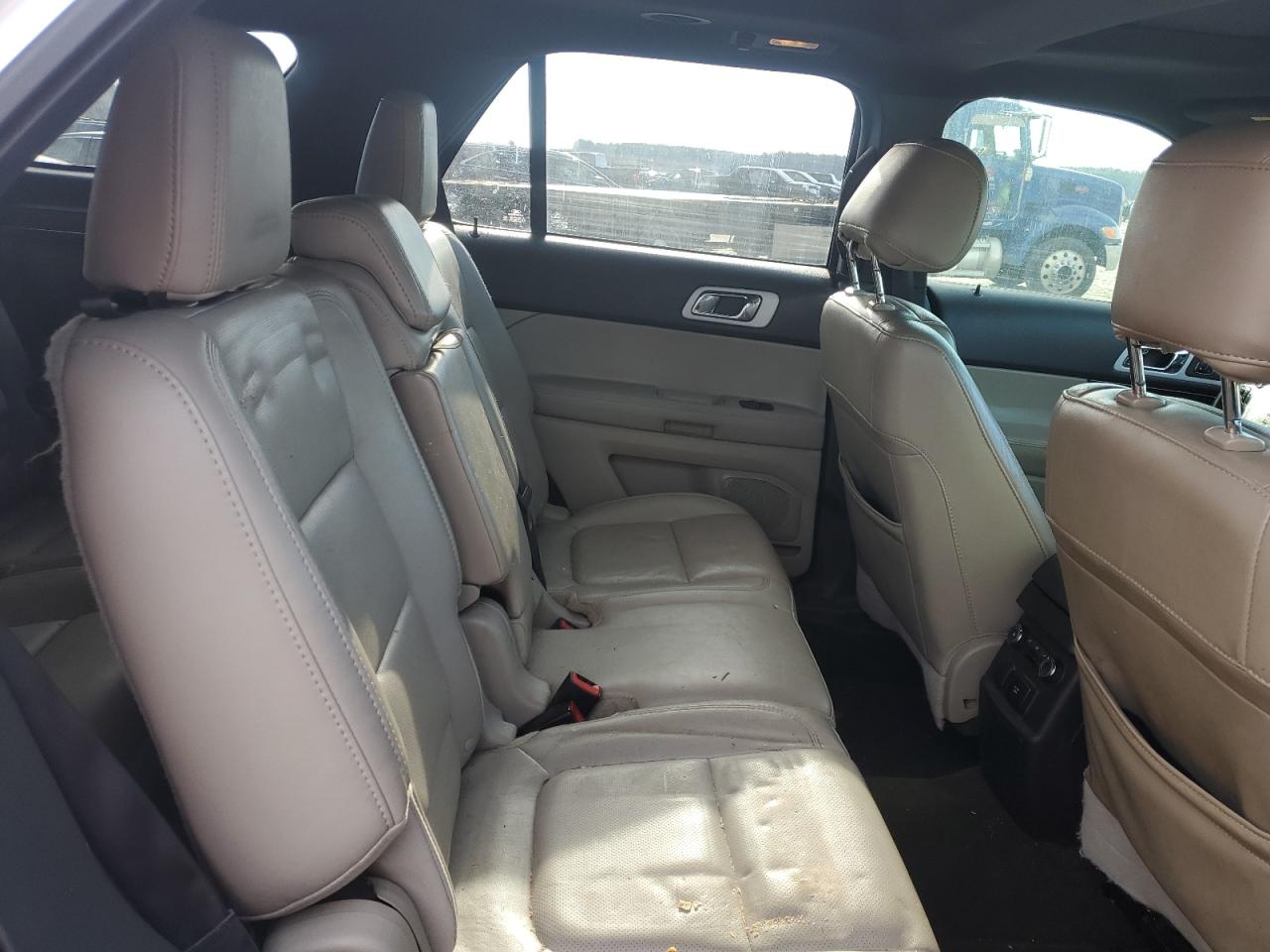 2014 Ford Explorer - Image 10