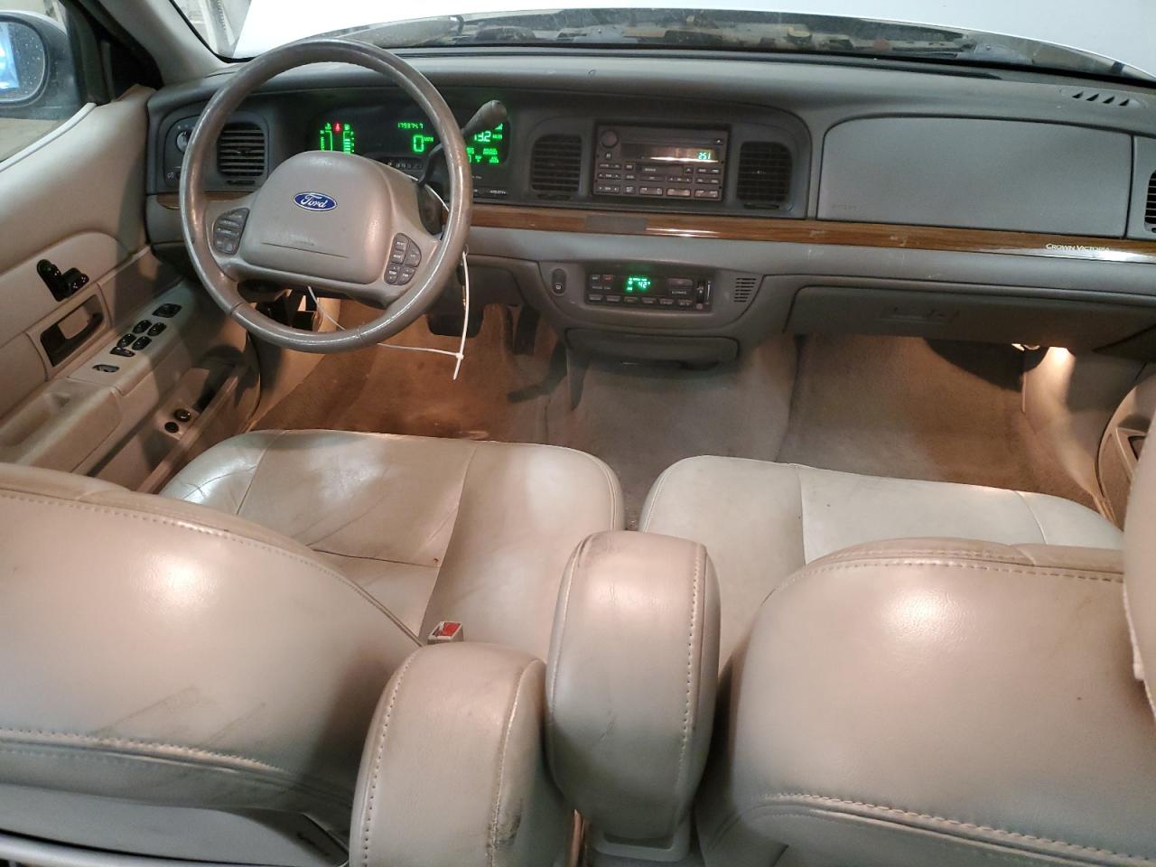 2003 Ford Crown Victoria - Image 8