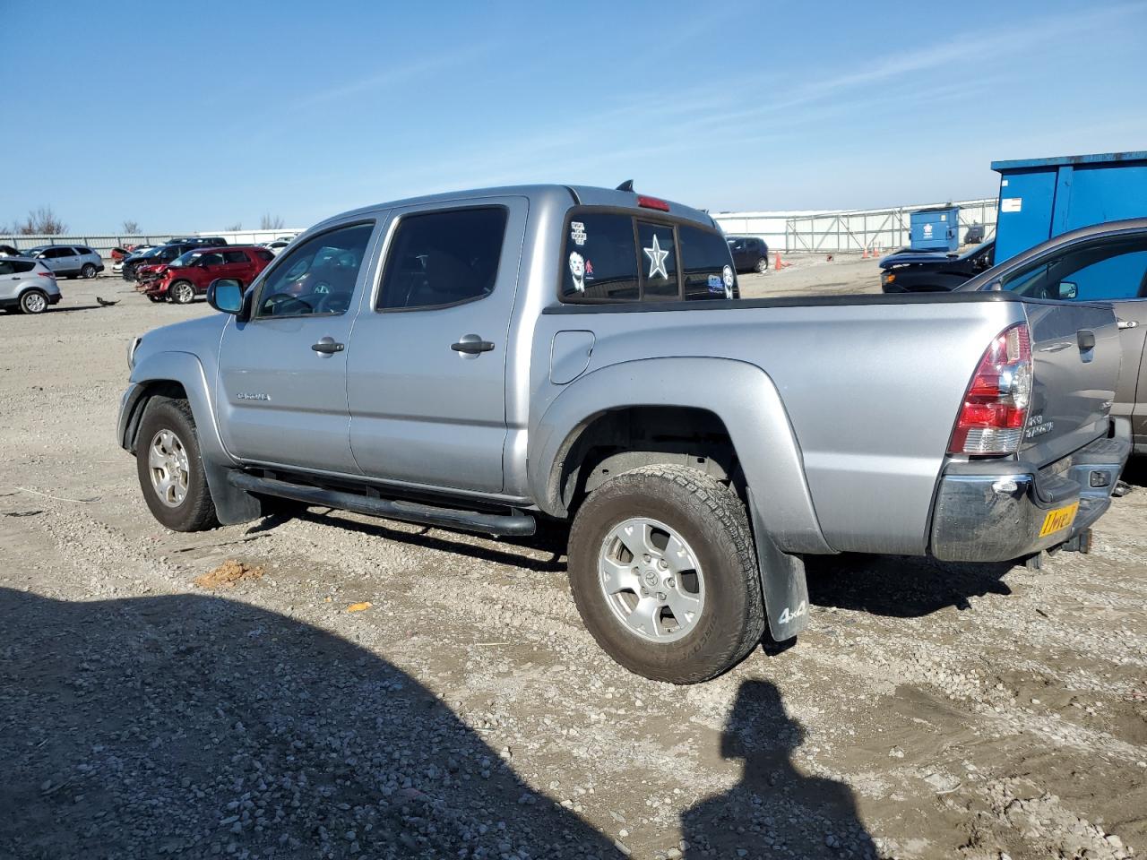 2015 Toyota Tacoma - Image 2