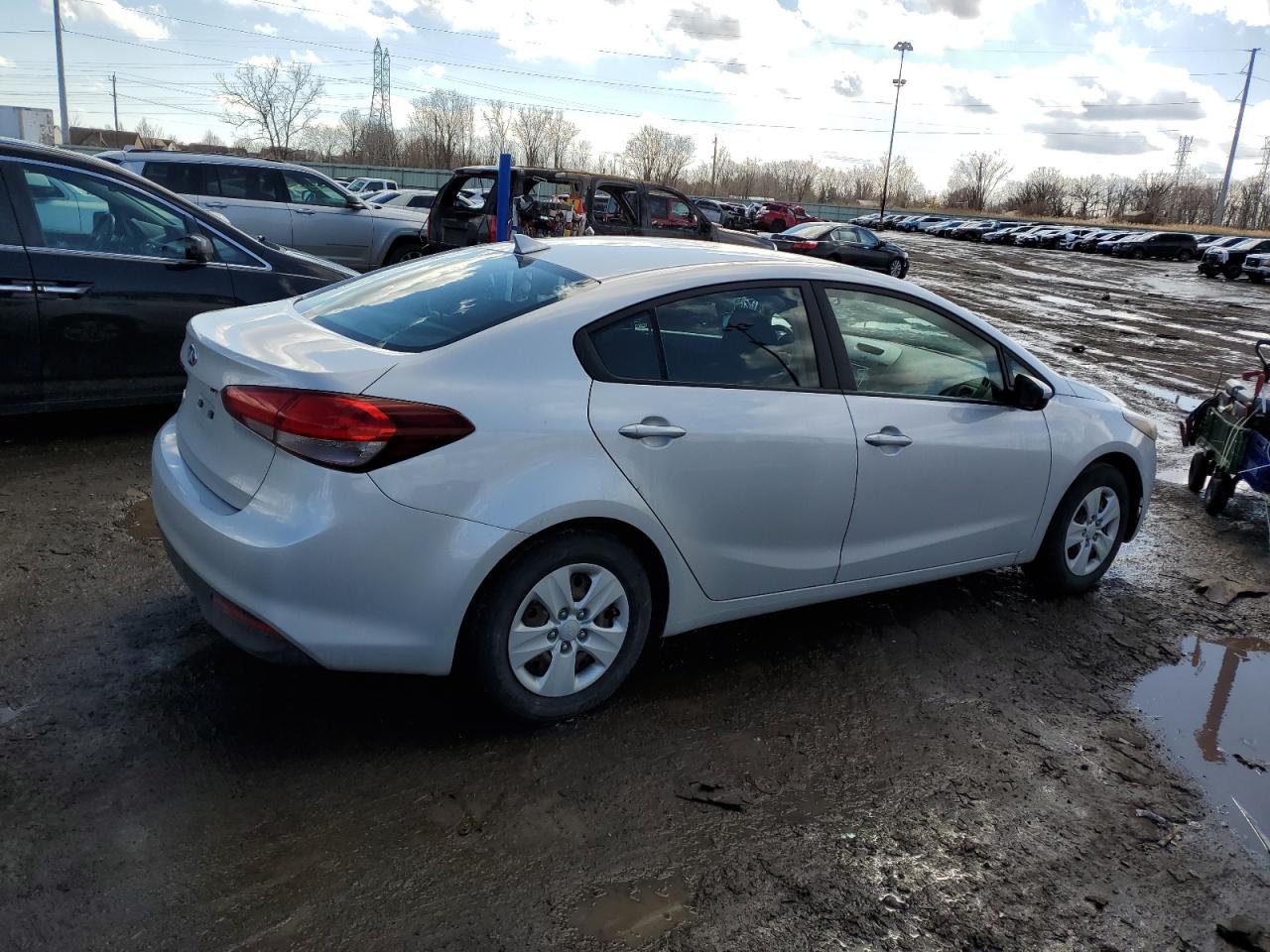 2017 Kia Forte - Image 3