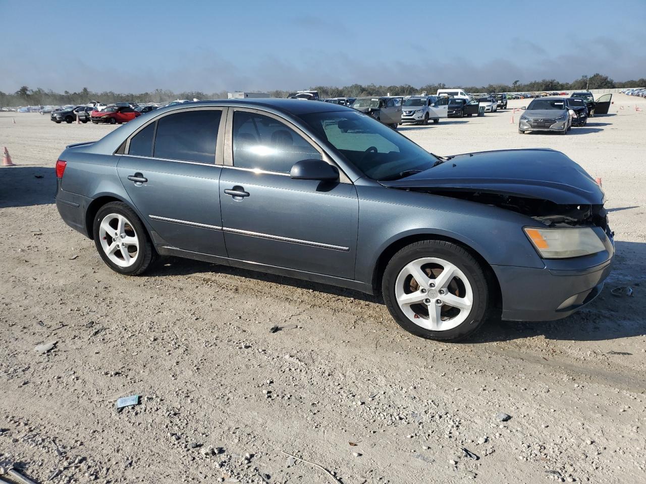 2009 Hyundai Sonata - Image 4