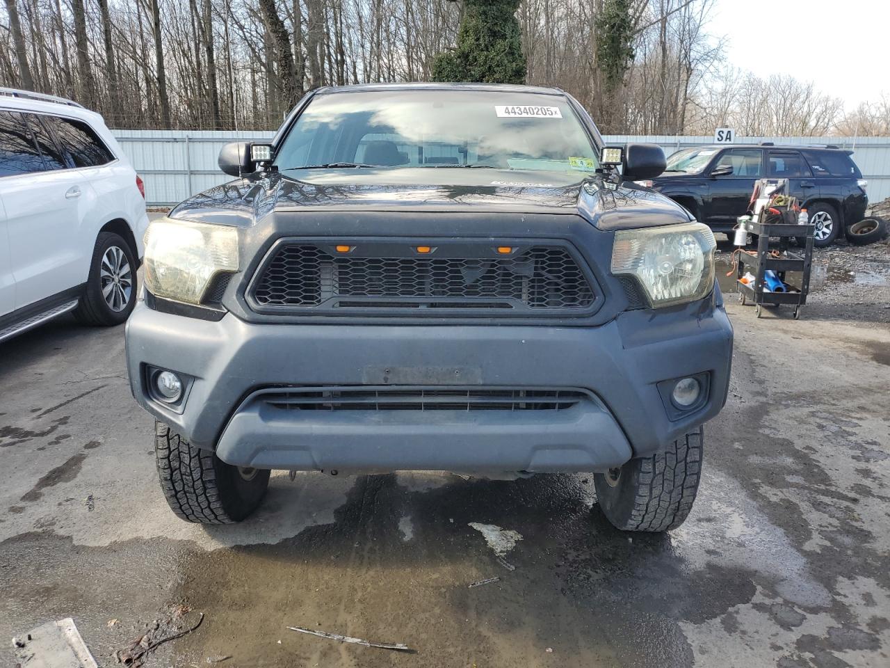 2013 Toyota Tacoma - Image 5