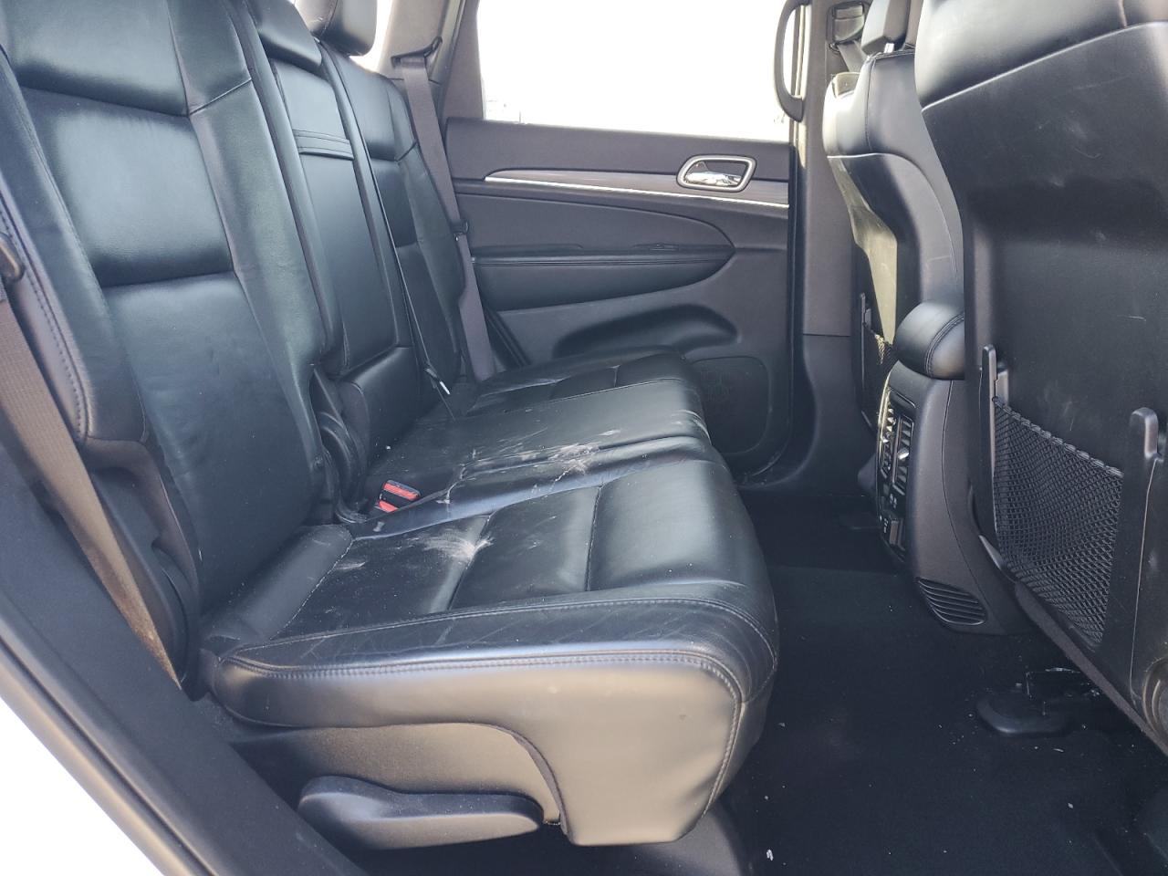 2020 Jeep Grand Cherokee - Image 11