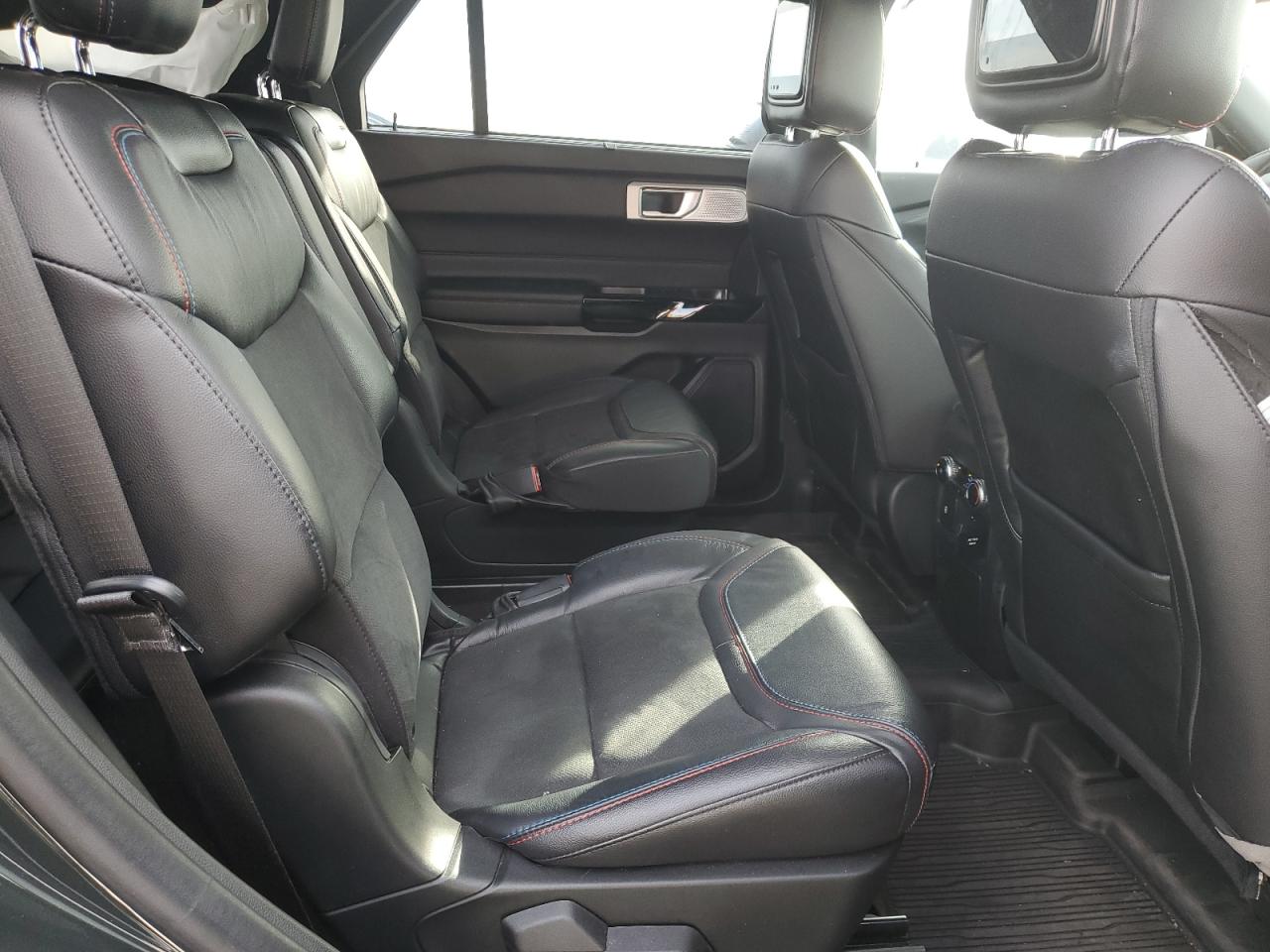 2023 Ford Explorer - Image 11