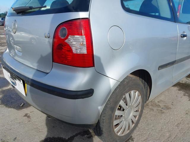 2003 VOLKSWAGEN POLO S AUT