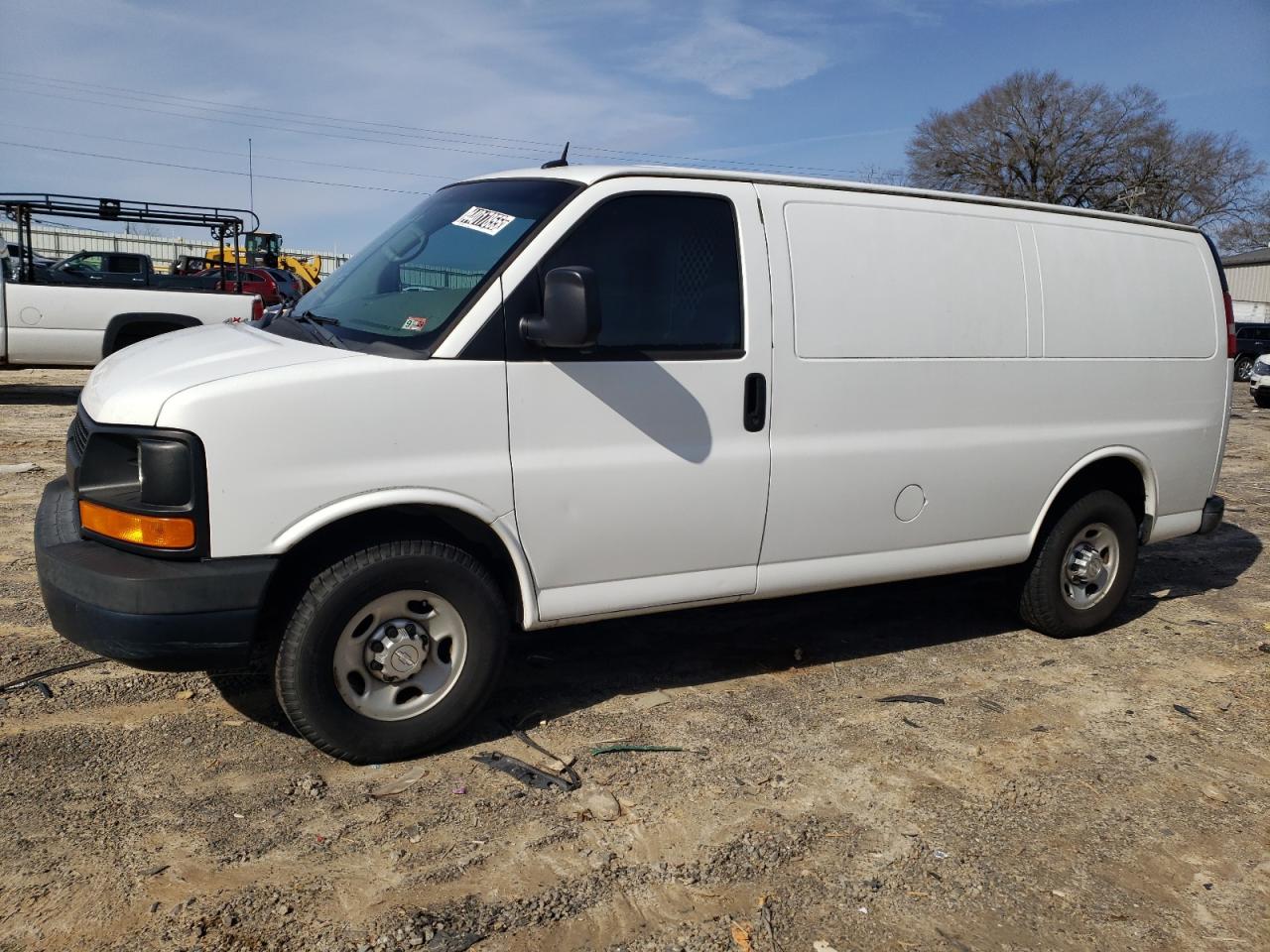 2015 Chevrolet Express - Image 1