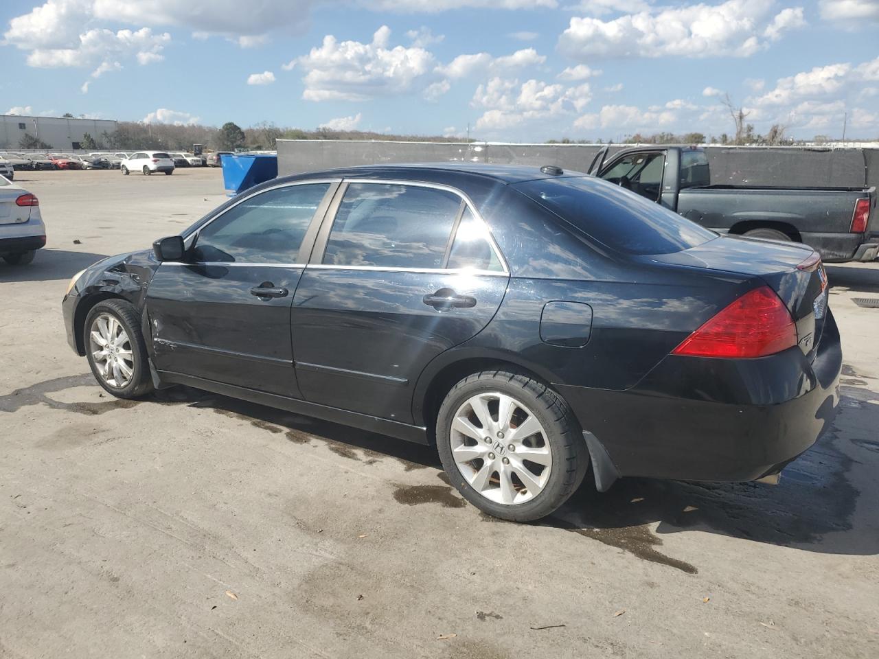 2007 Honda Accord - Image 2