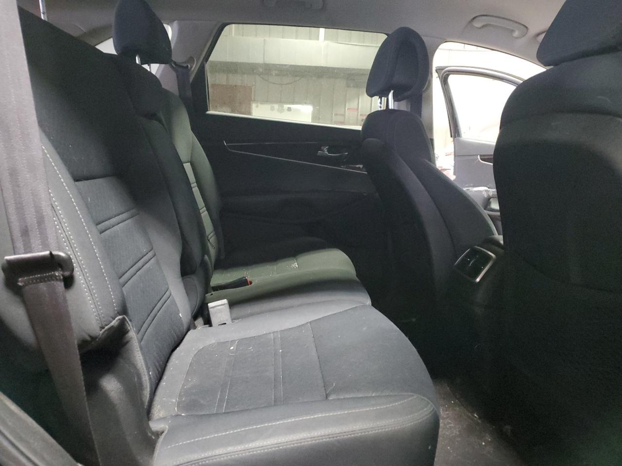 2016 Kia Sorento - Image 12