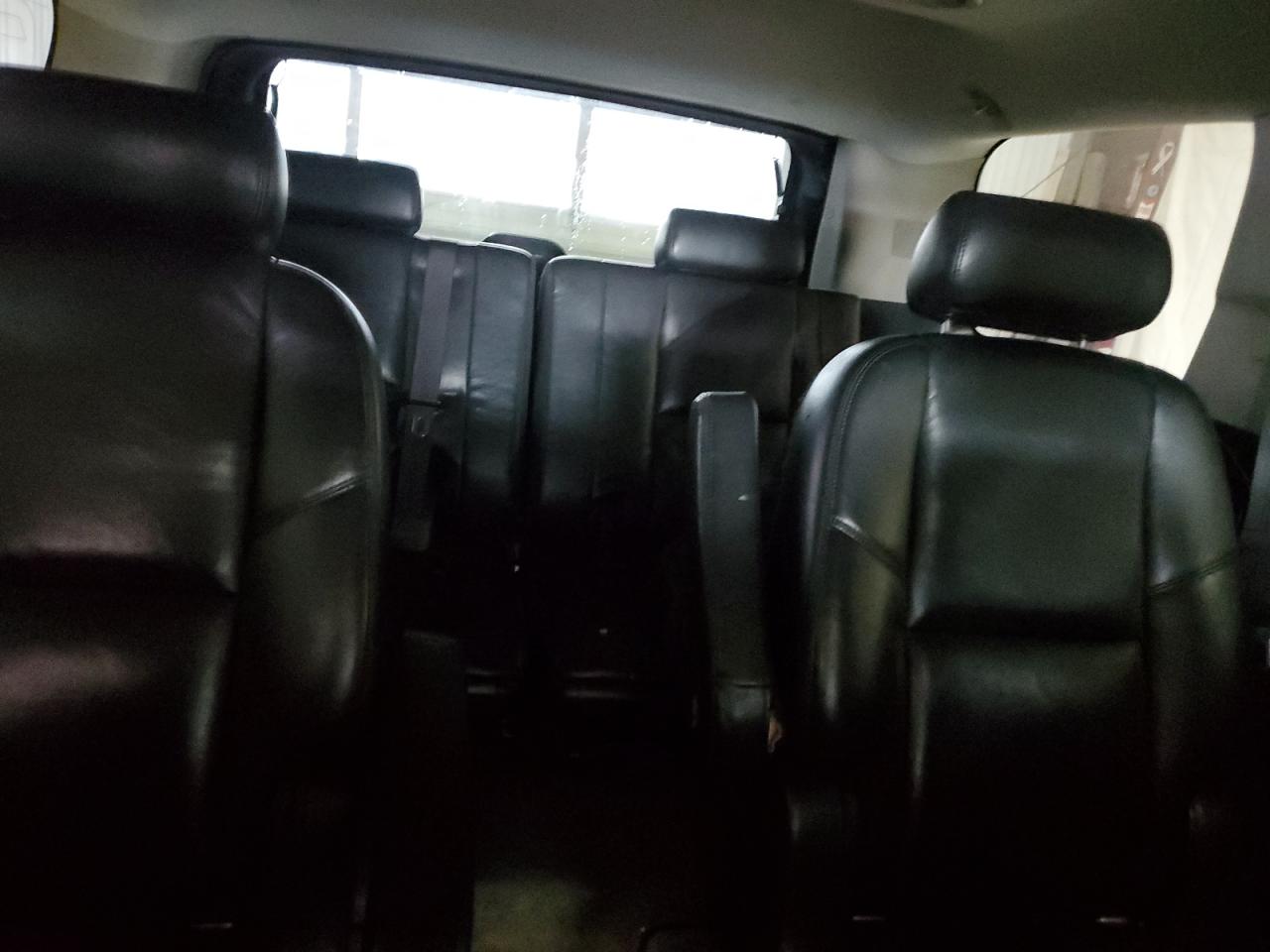 2010 GMC Yukon - Image 10