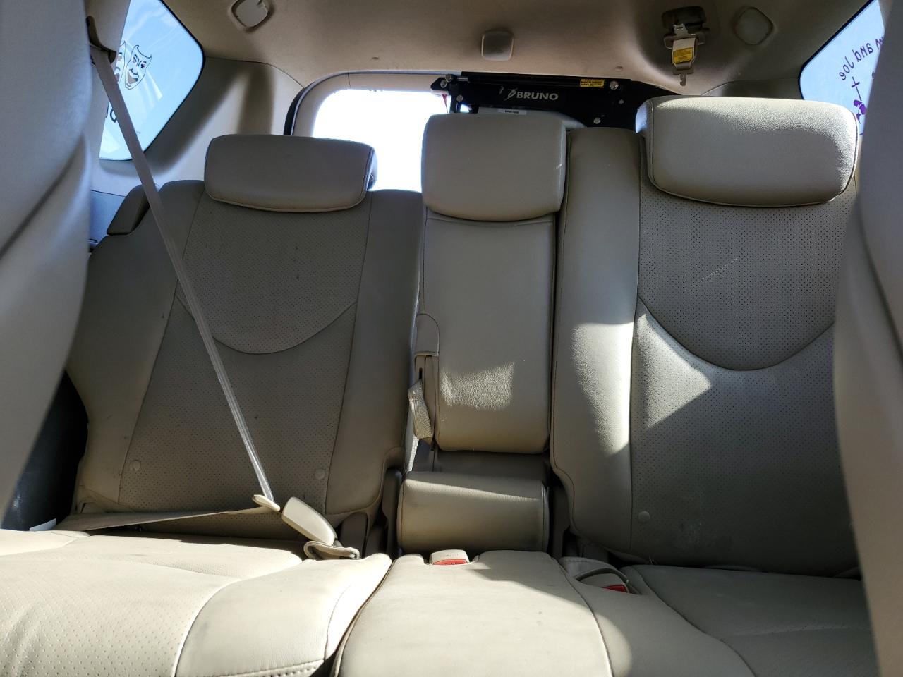 2011 Toyota RAV 4 - Image 10