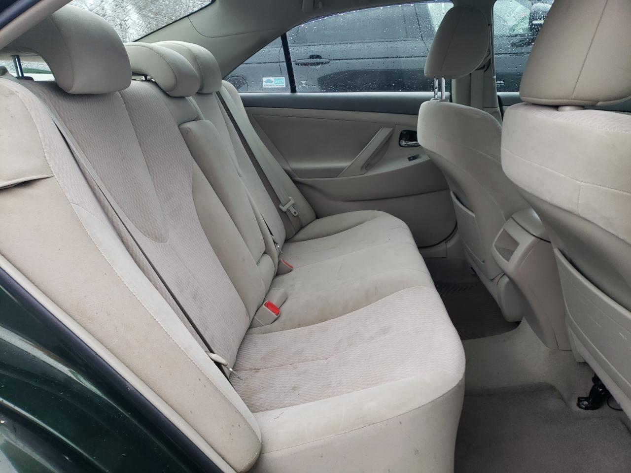 2011 Toyota Camry - Image 10