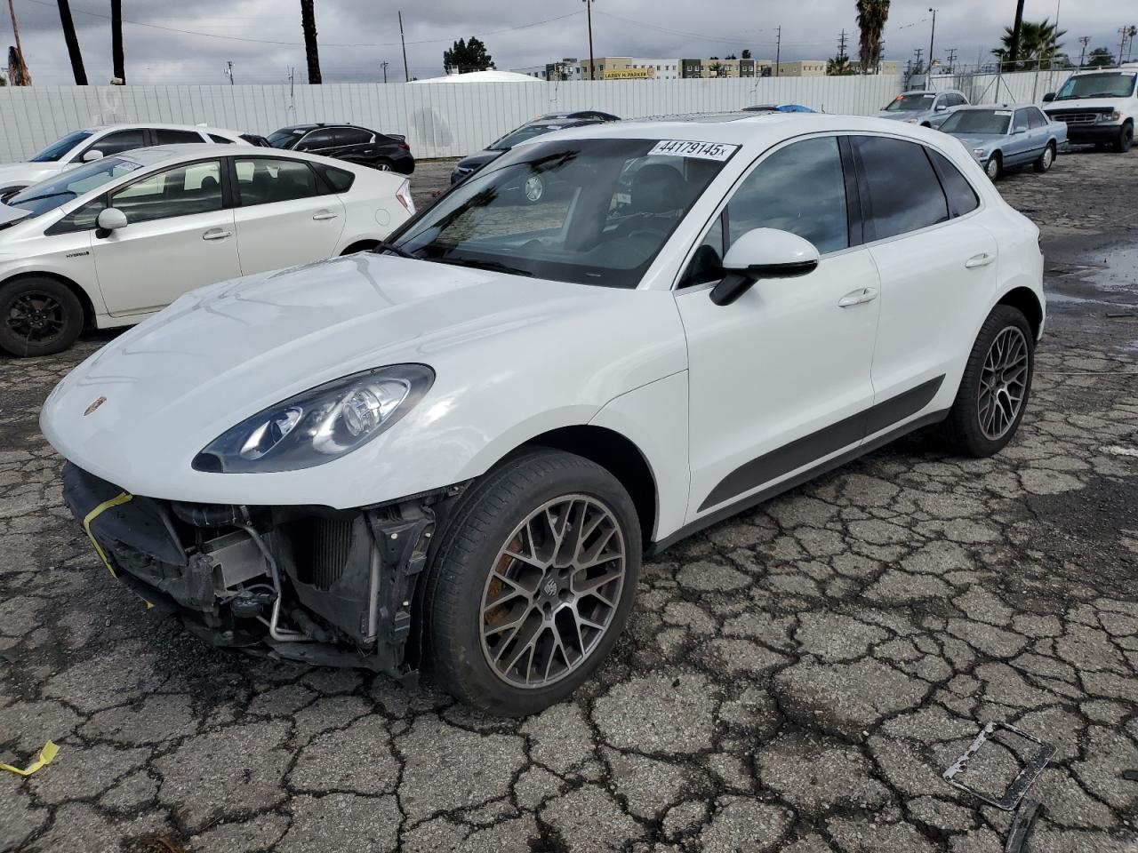 2016 Porsche Macan - Image 1