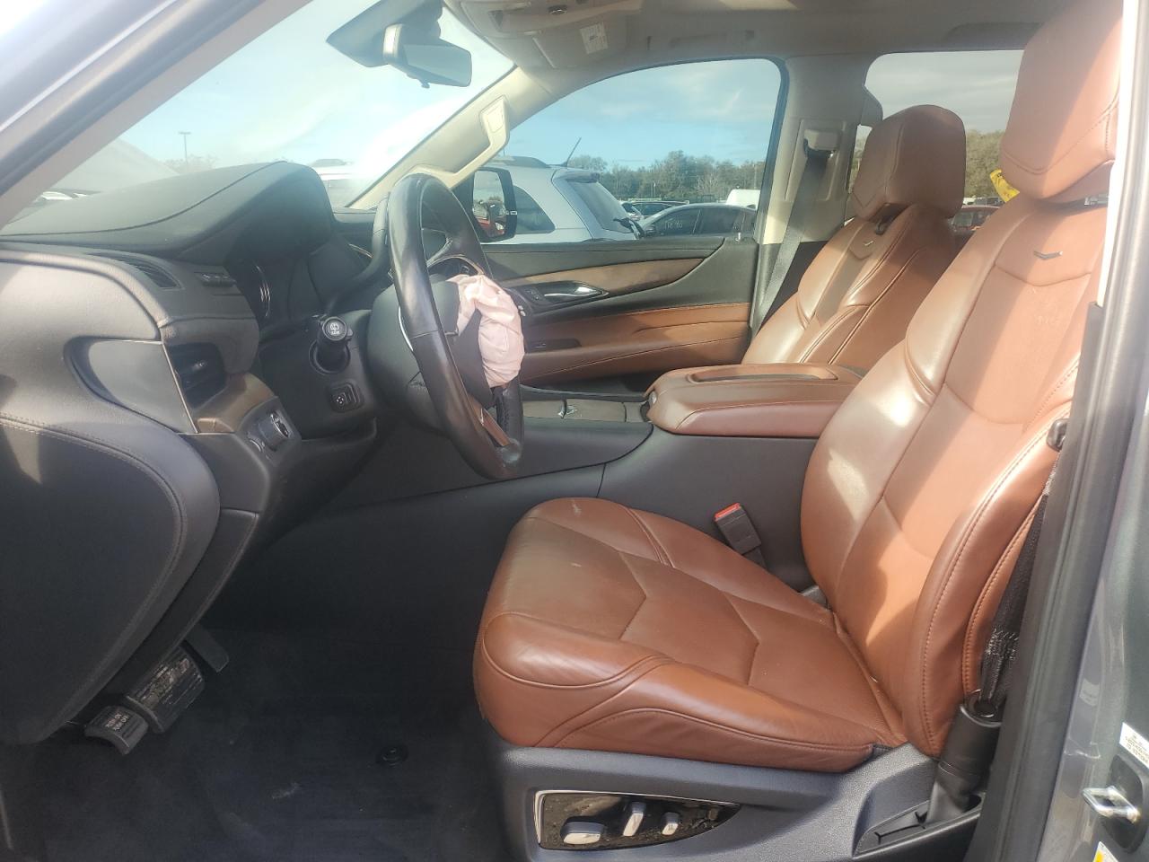 2020 Cadillac Escalade - Image 7