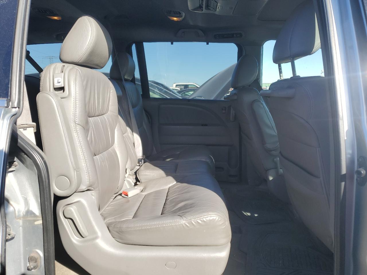 2010 Honda Odyssey - Image 11