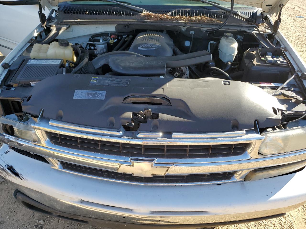 2004 Chevrolet Tahoe - Image 12
