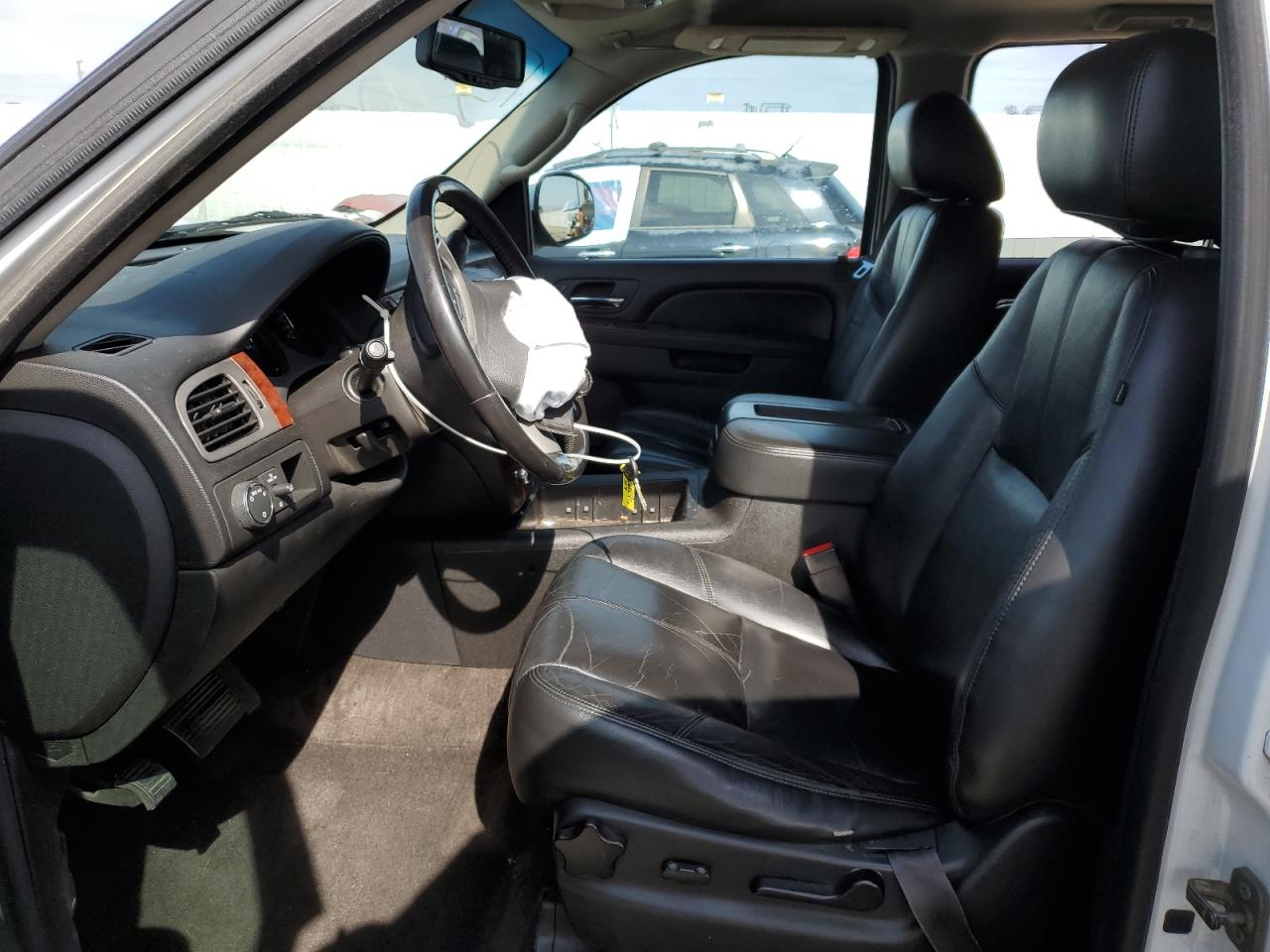 2014 Chevrolet Suburban - Image 7