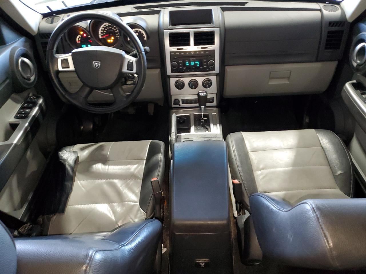 2008 Dodge Nitro - Image 8