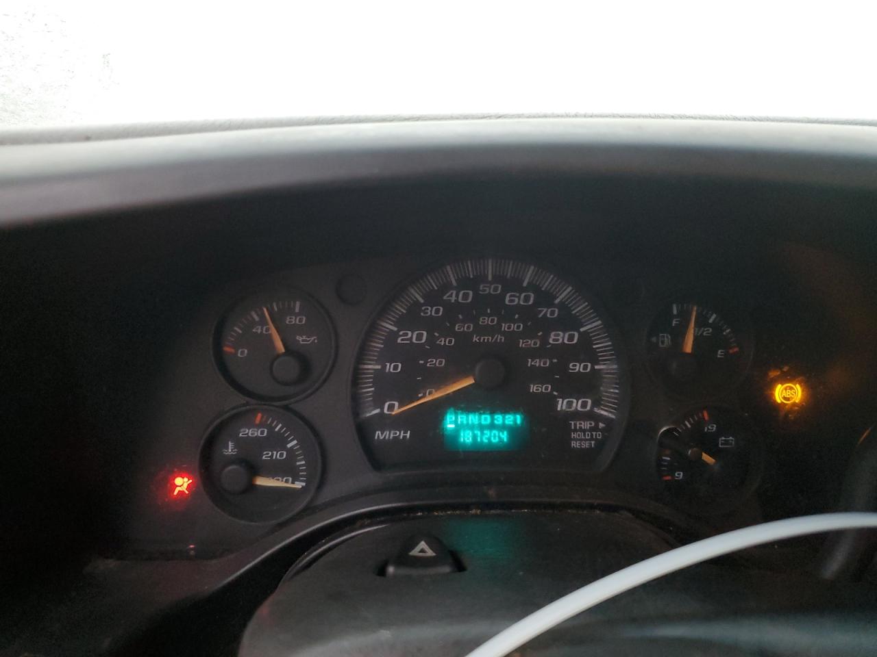 2004 Chevrolet Express - Image 9