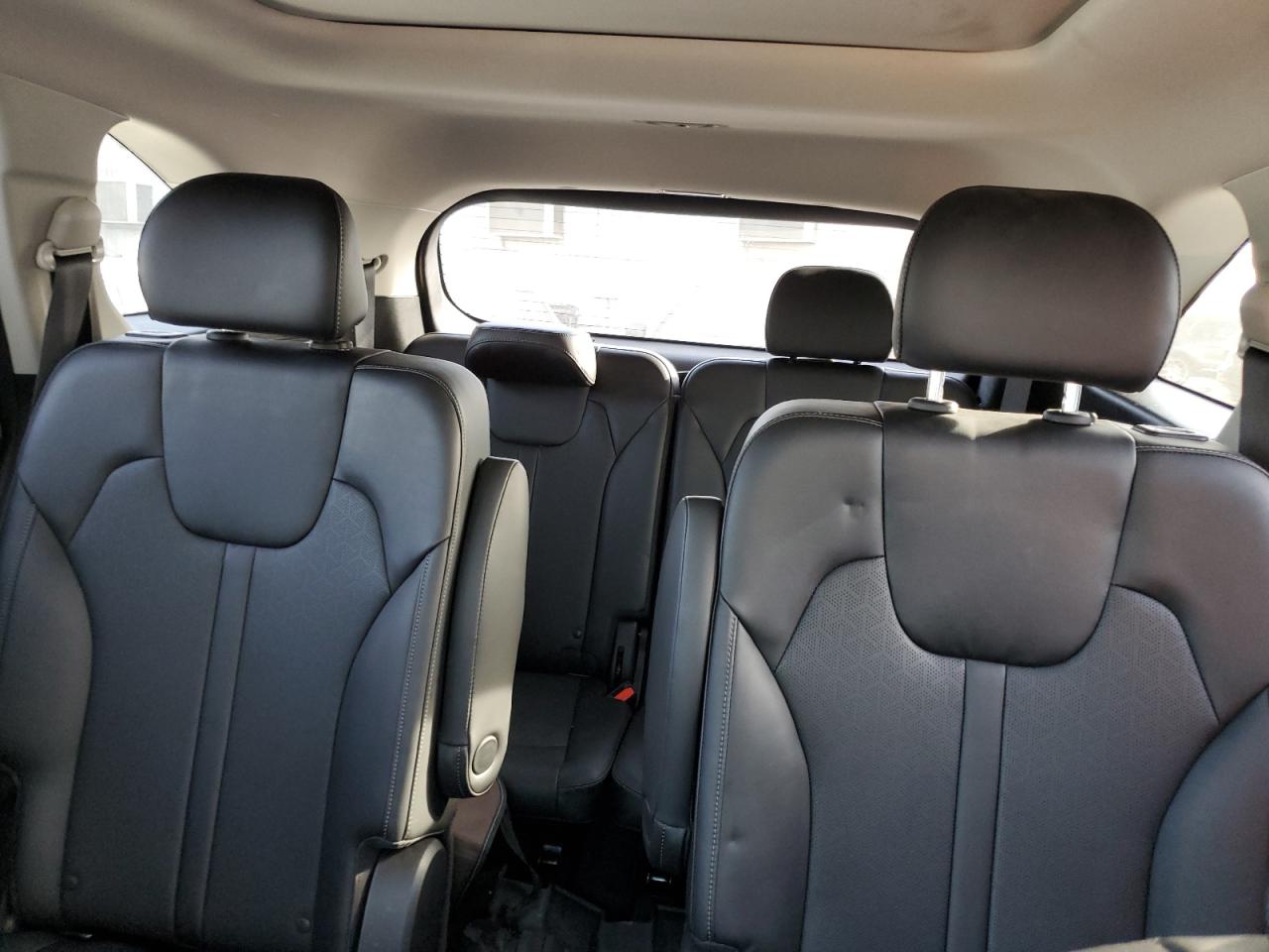 2023 Kia Sorento - Image 10