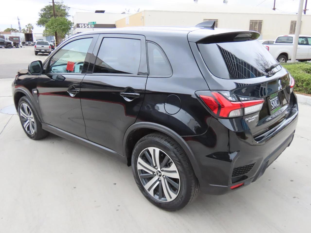 2024 Mitsubishi Outlander - Image 4