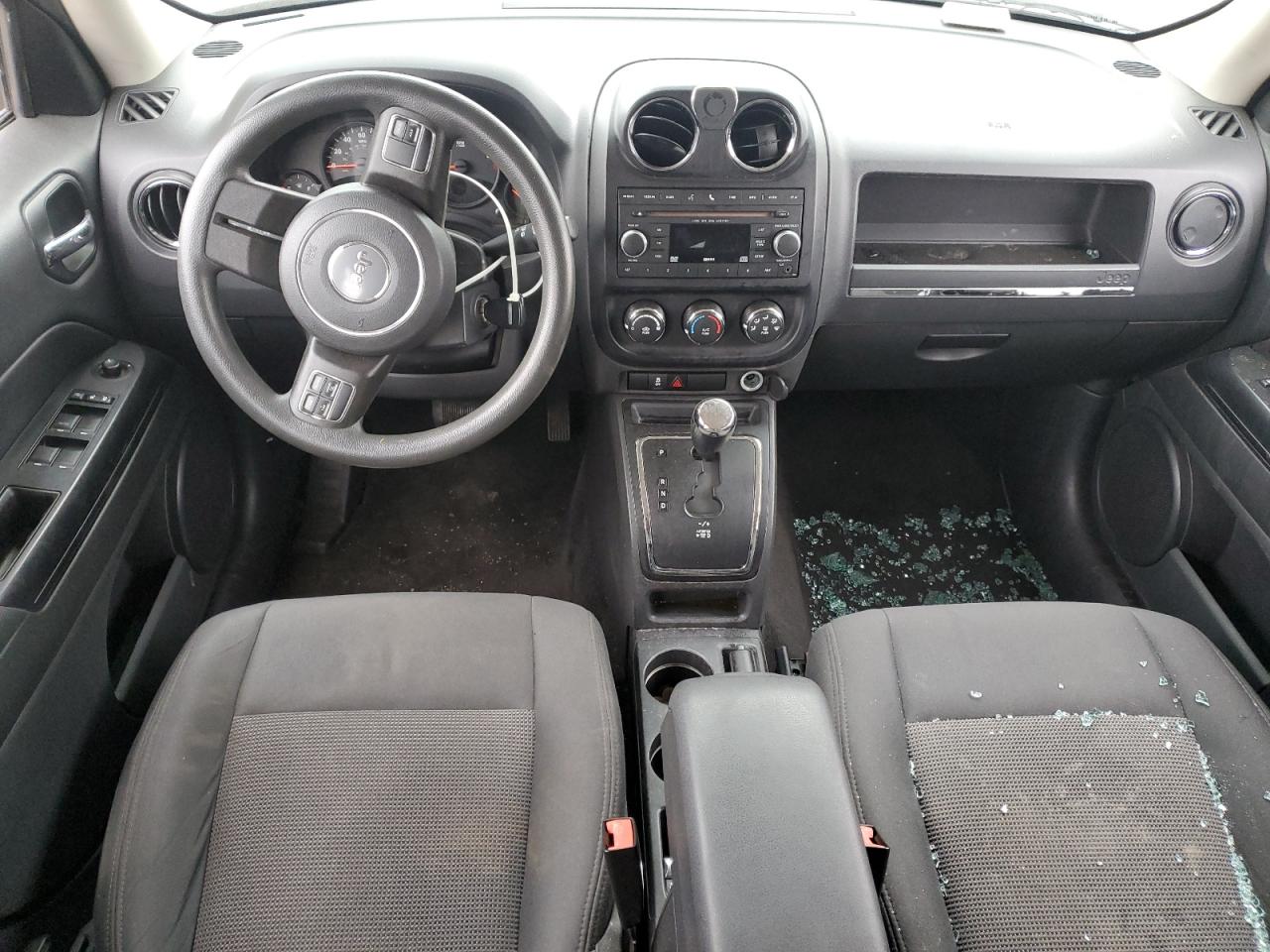 2012 Jeep Liberty (Patriot) - Image 8