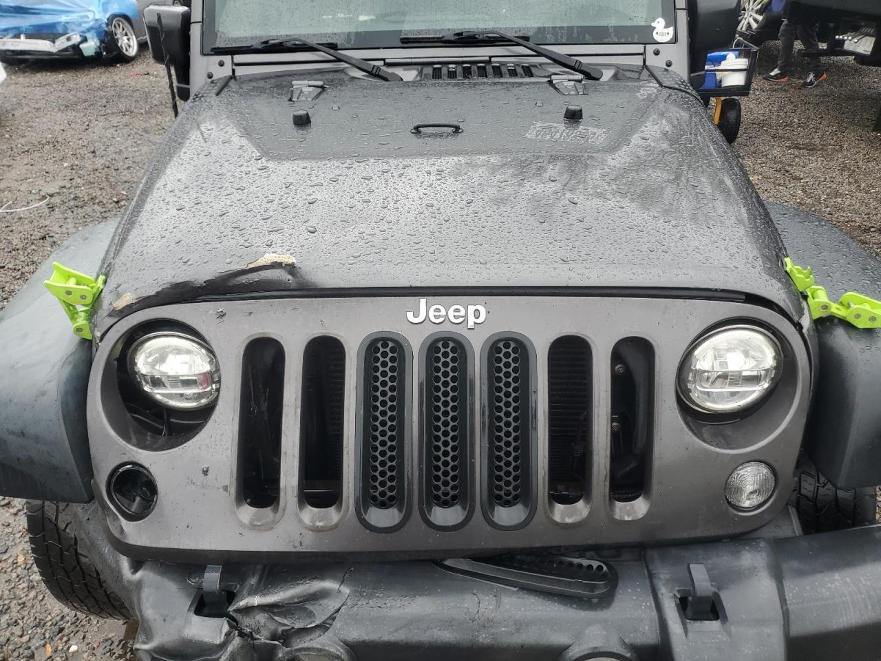 2018 Jeep Wrangler - Image 11