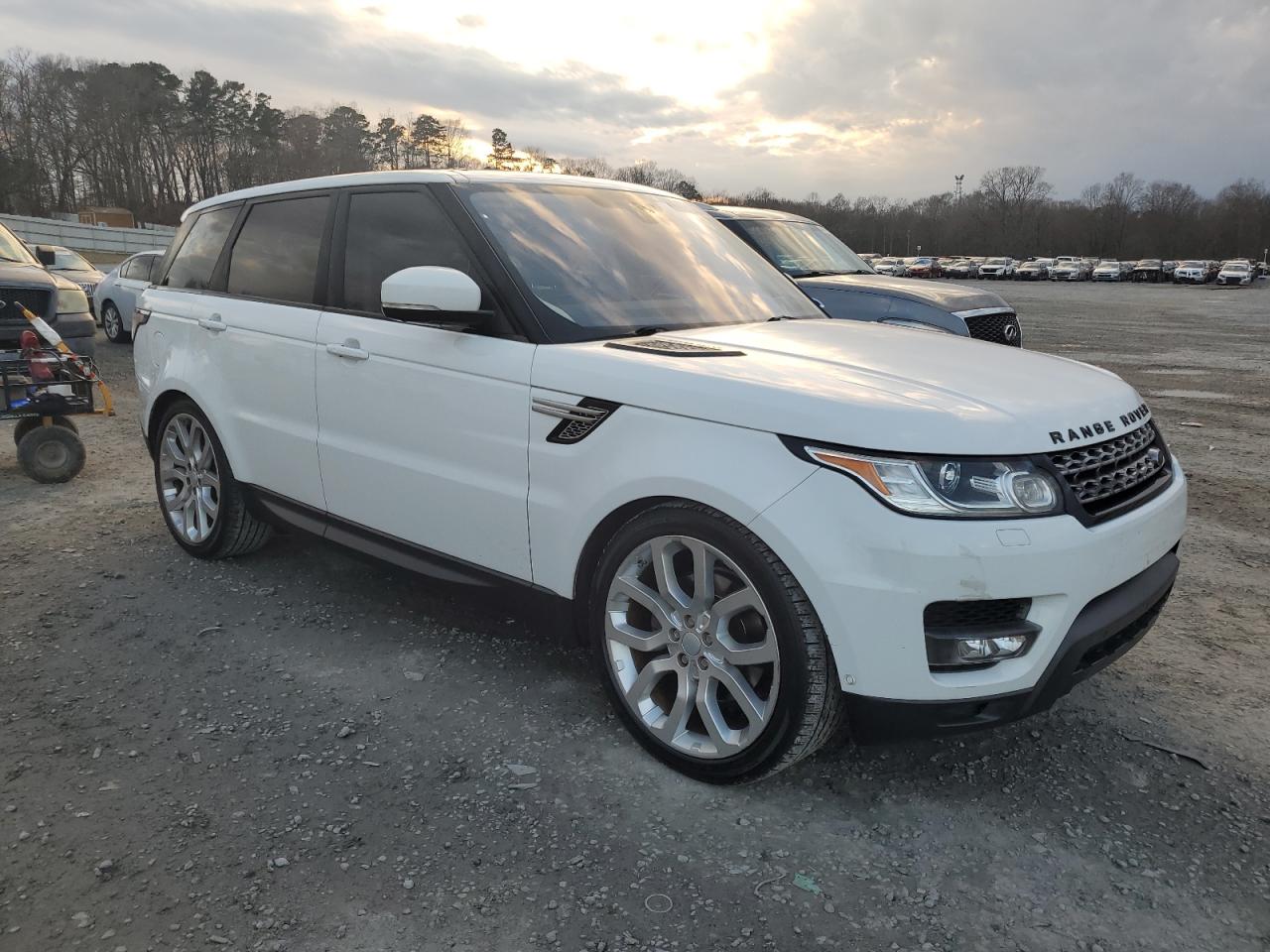 2016 Land Rover Range Rover - Image 4