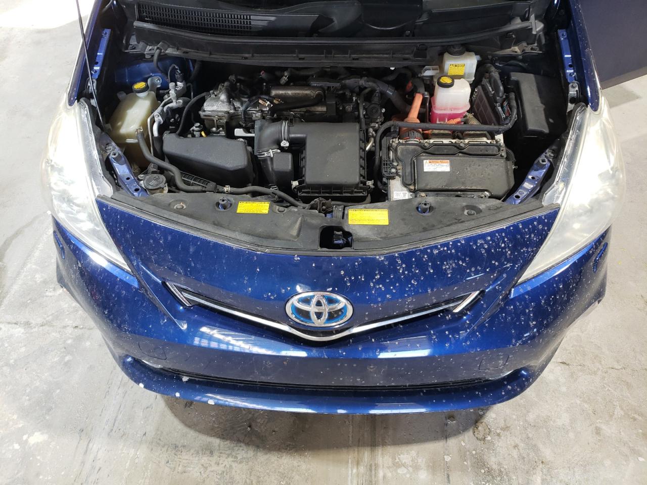2014 Toyota Prius - Image 12