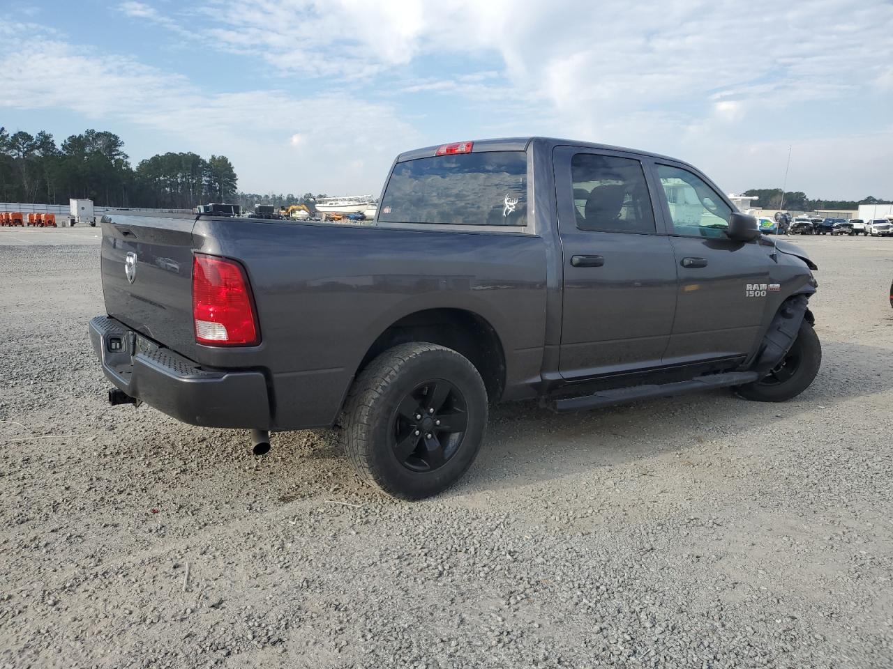 2018 RAM 1500 - Image 3