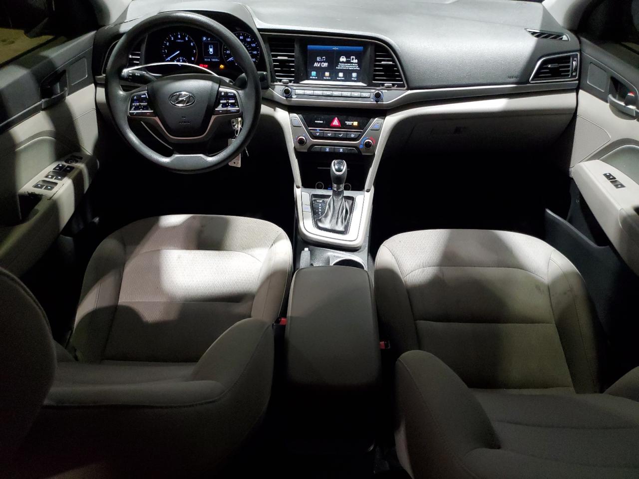 2018 Hyundai Elantra - Image 8