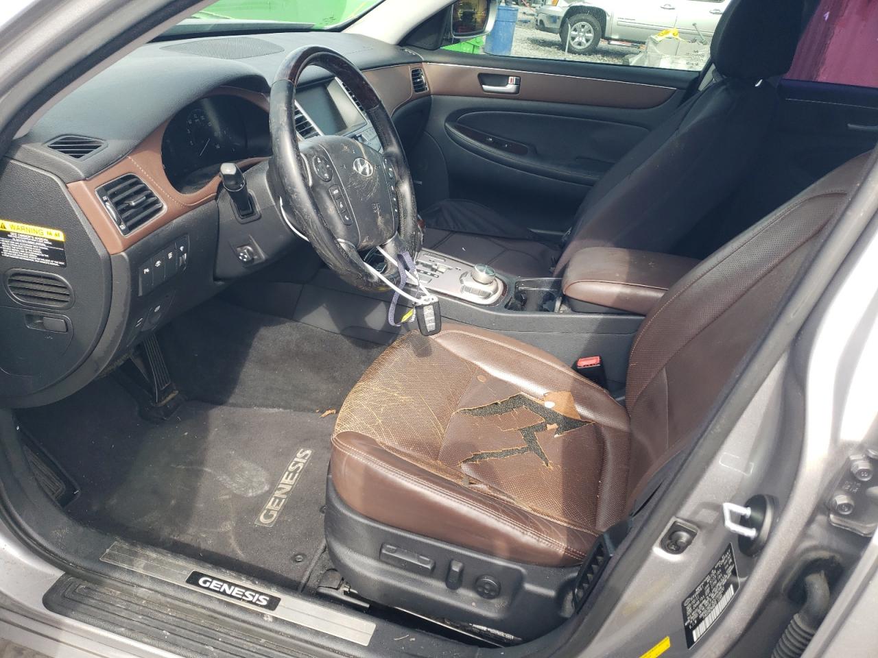 2012 Hyundai Genesis - Image 7
