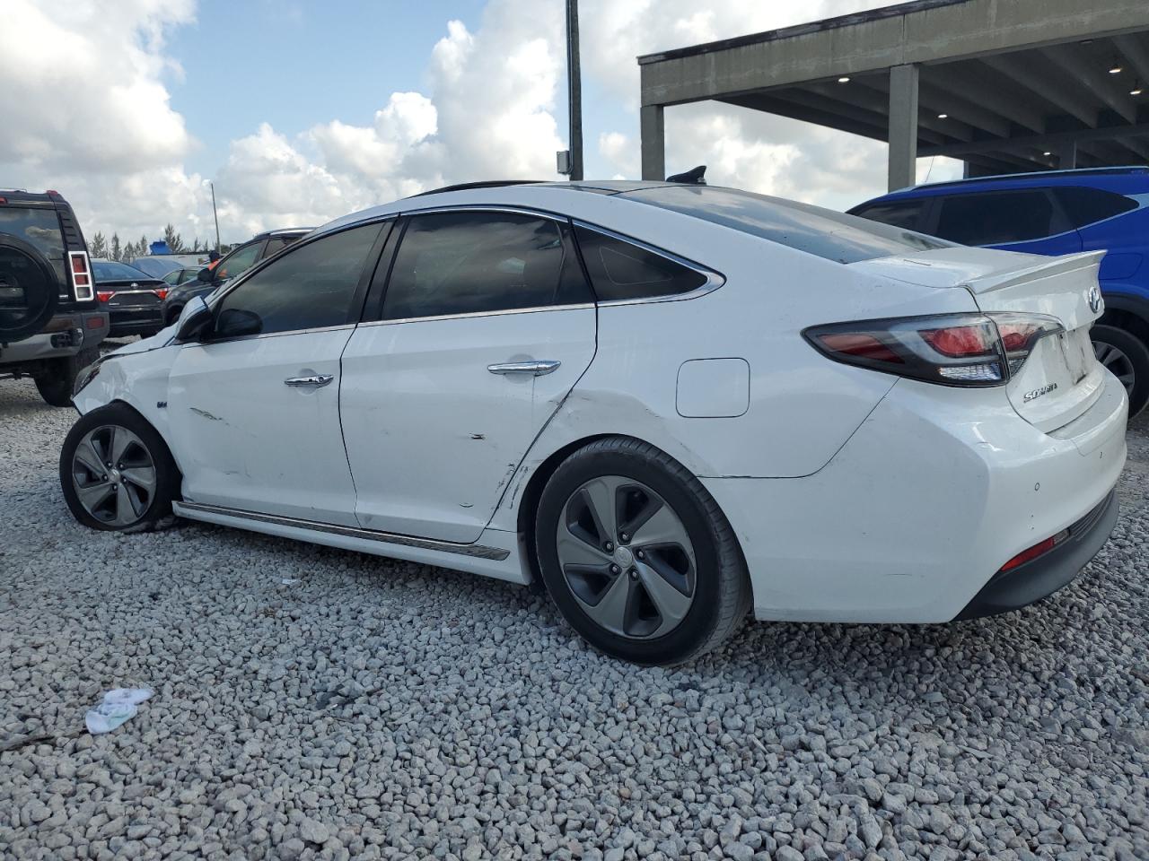 2016 Hyundai Sonata - Image 2