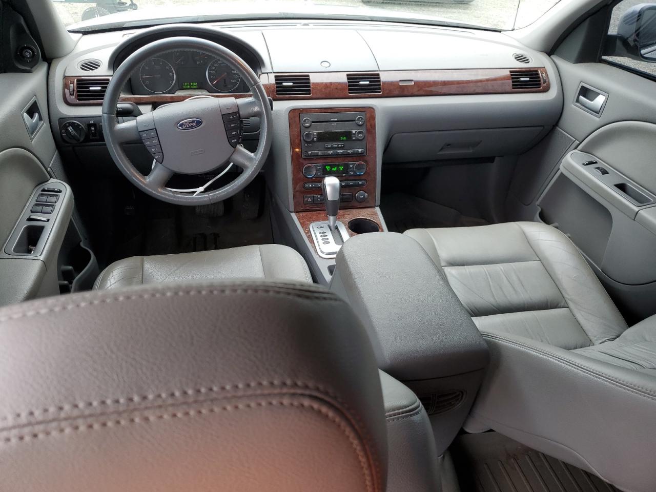 2005 Ford Five Hundred - Image 8