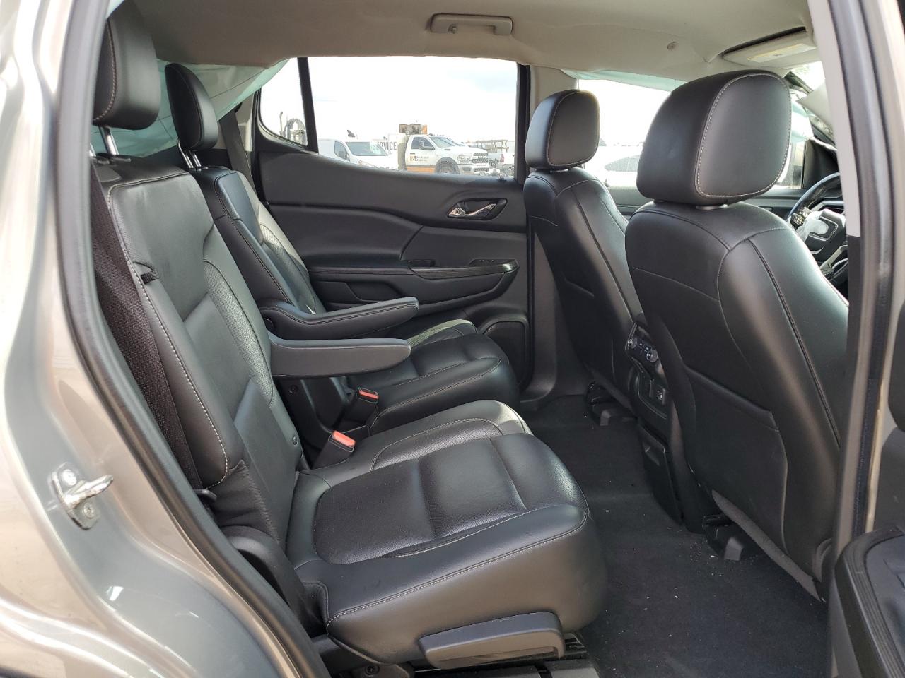 2019 GMC Acadia - Image 11