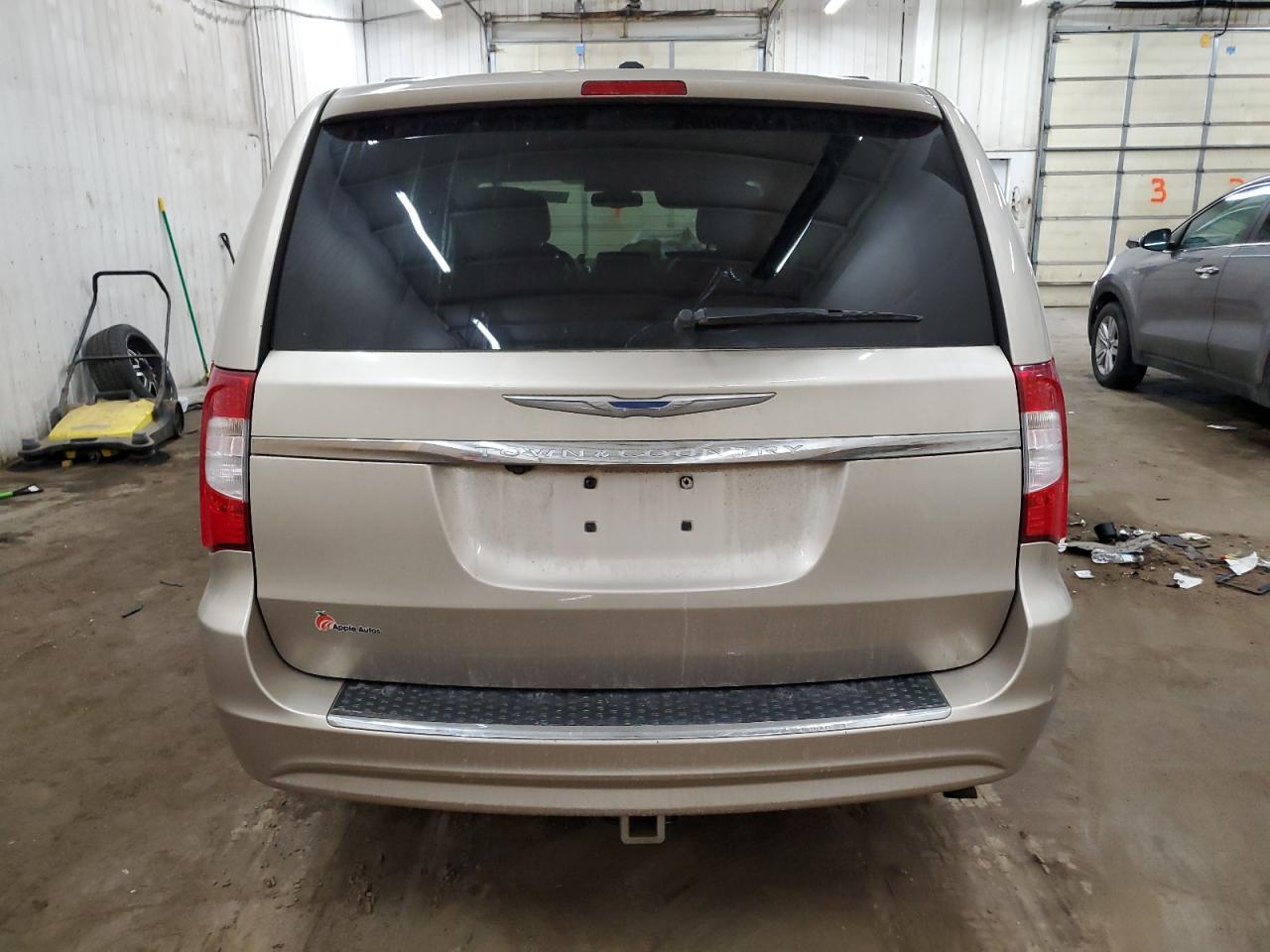 2015 Chrysler Town & Country - Image 6