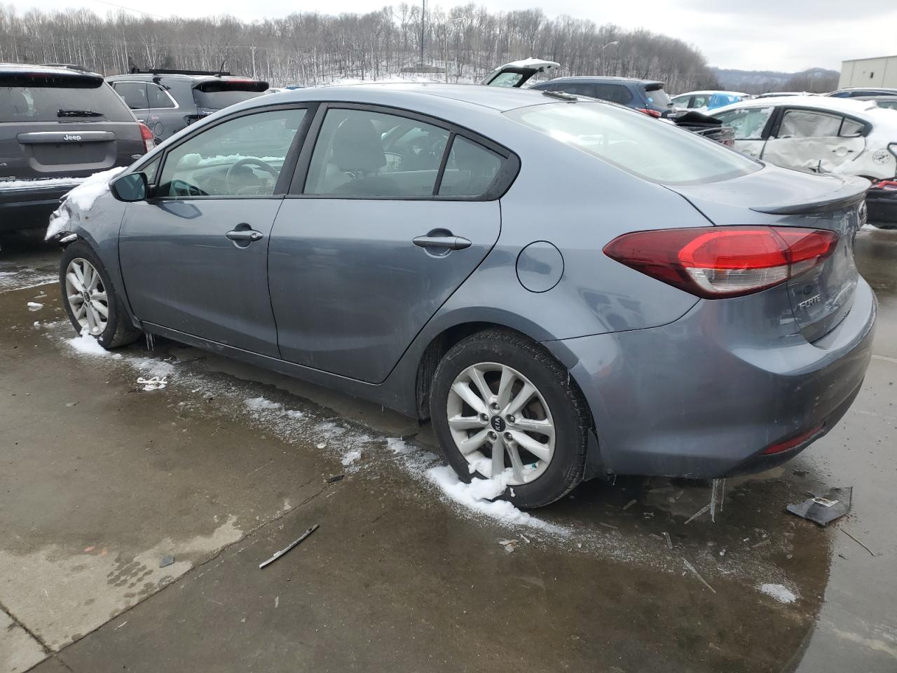 2017 Kia Forte - Image 2