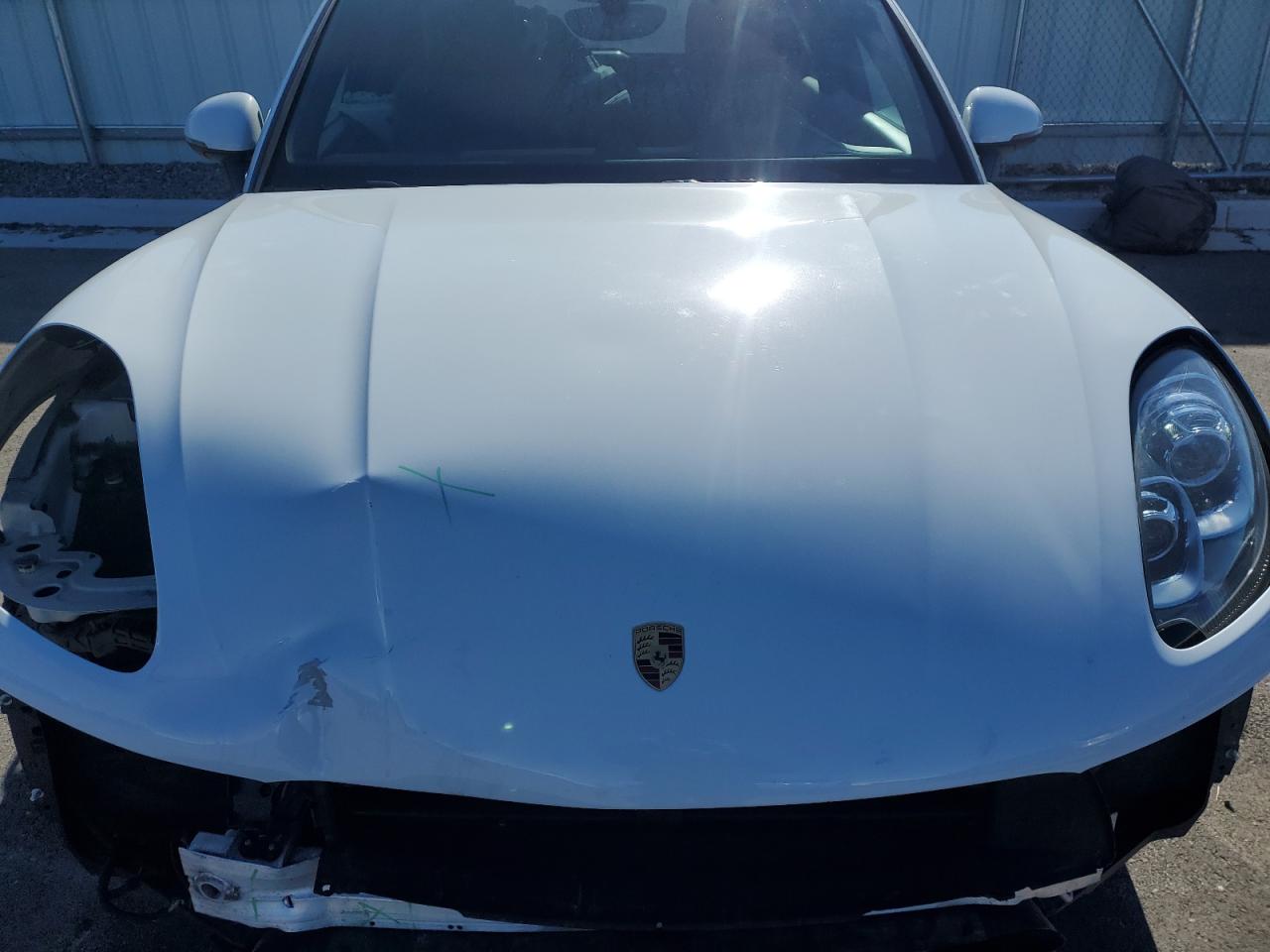 2017 Porsche Macan - Image 11