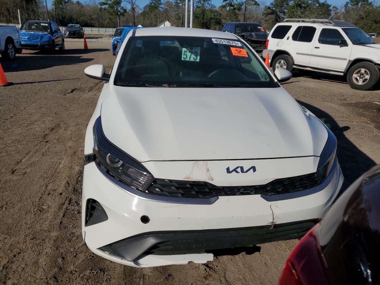 2023 Kia Forte - Image 5