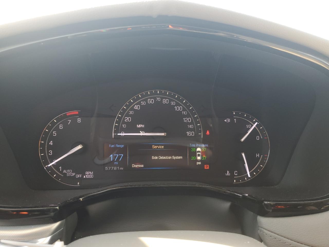 2017 Cadillac XT5 - Image 9