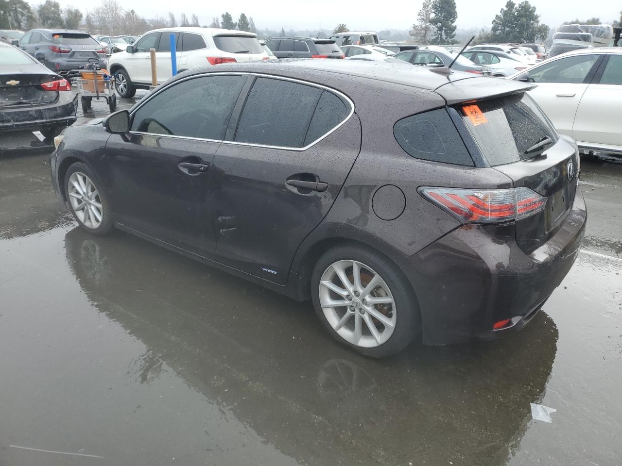 2012 Lexus CT - Image 2