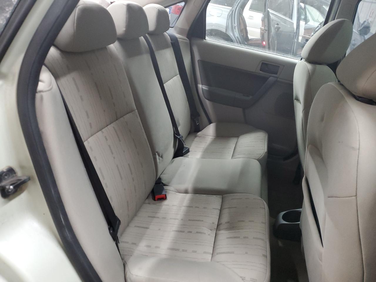 2010 Ford Focus - Image 10