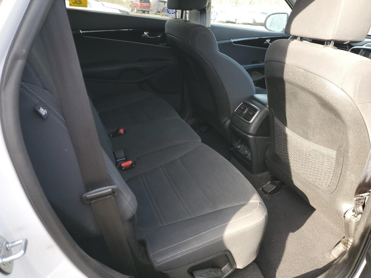 2019 Kia Sorento - Image 11