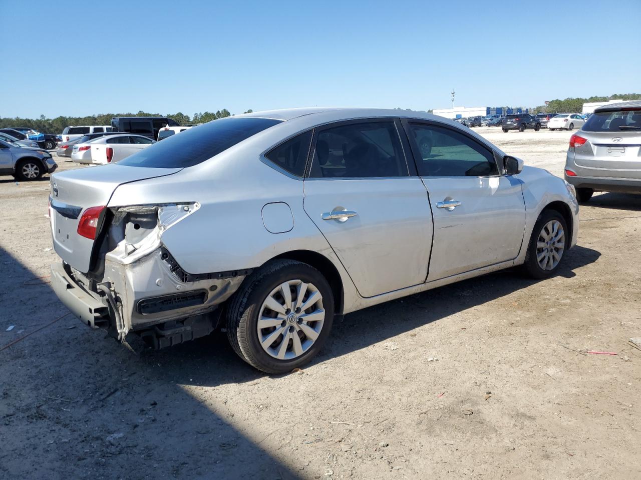 2016 Nissan Sentra - Image 3