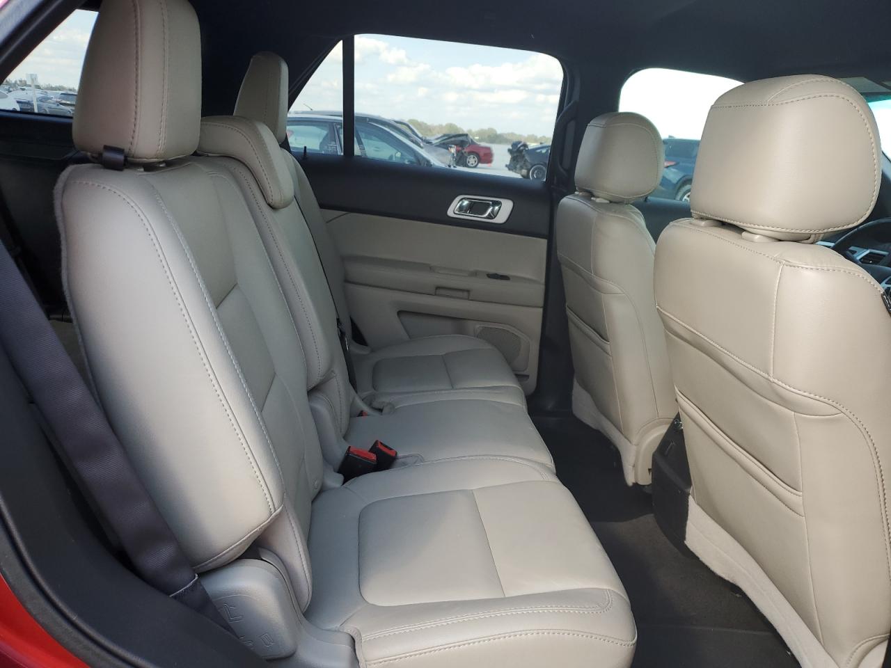 2015 Ford Explorer - Image 11