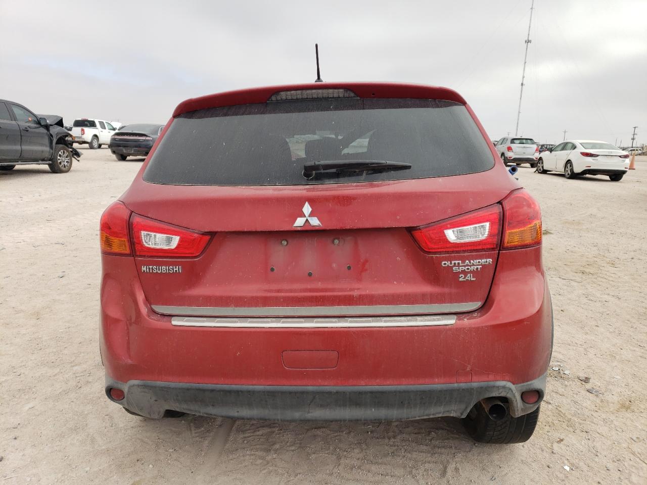 2016 Mitsubishi Outlander - Image 6