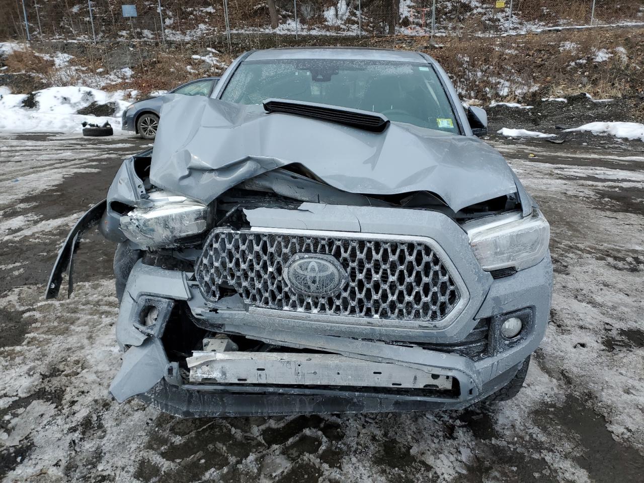 2018 Toyota Tacoma - Image 5